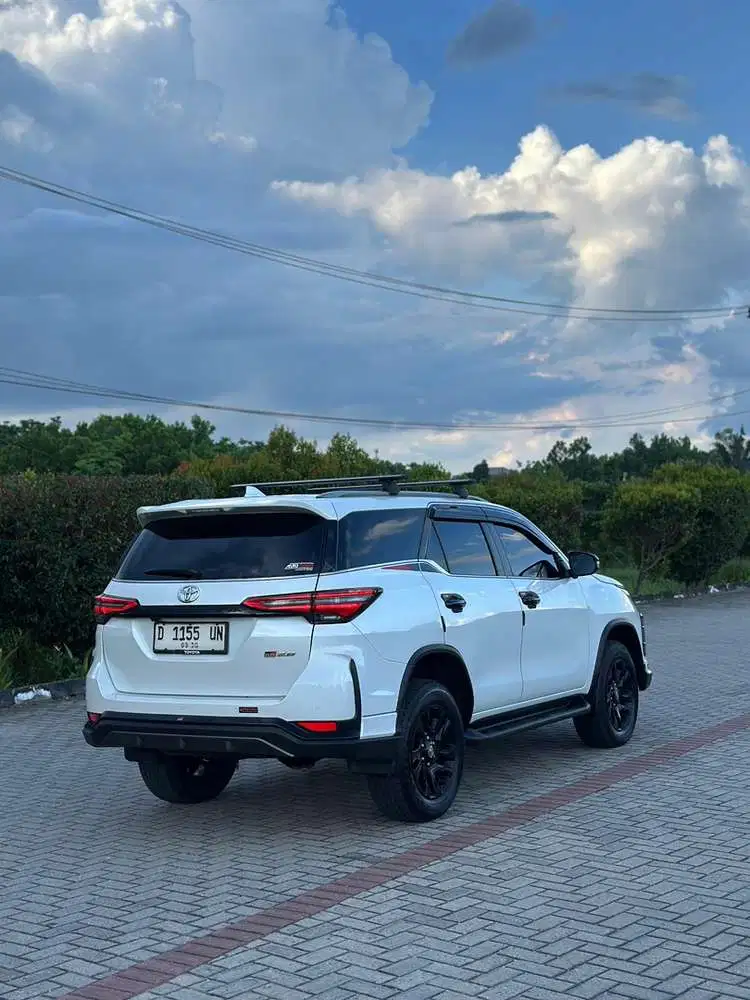 Toyota Fortuner Legender 2025