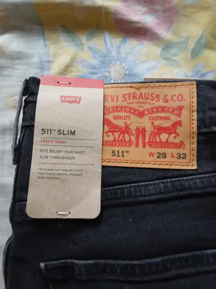 Celana levis 511 hitam