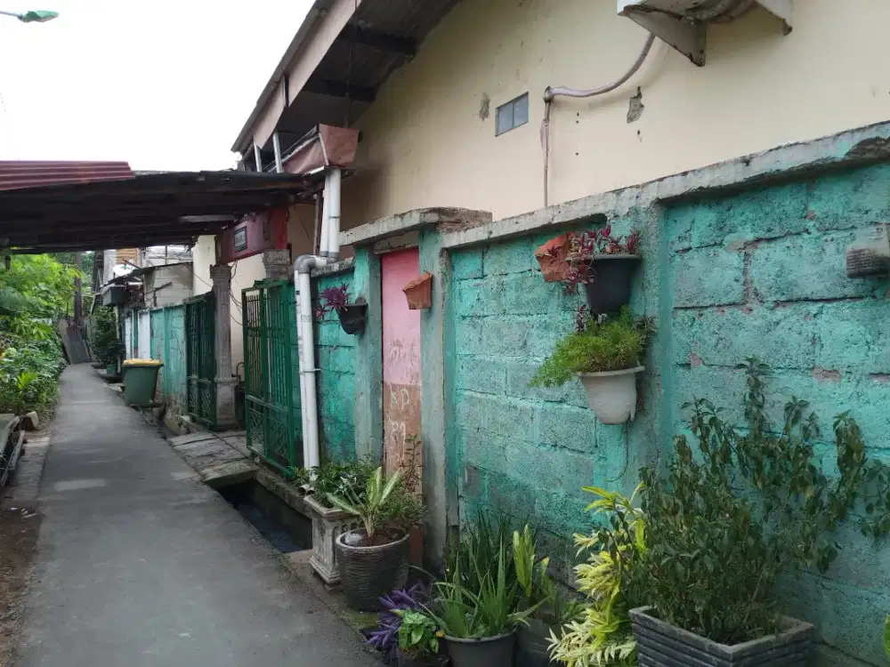 Dikontrakkan/blnn1.100.000Belakang kantor kecamatan pl, gadung Jaktim