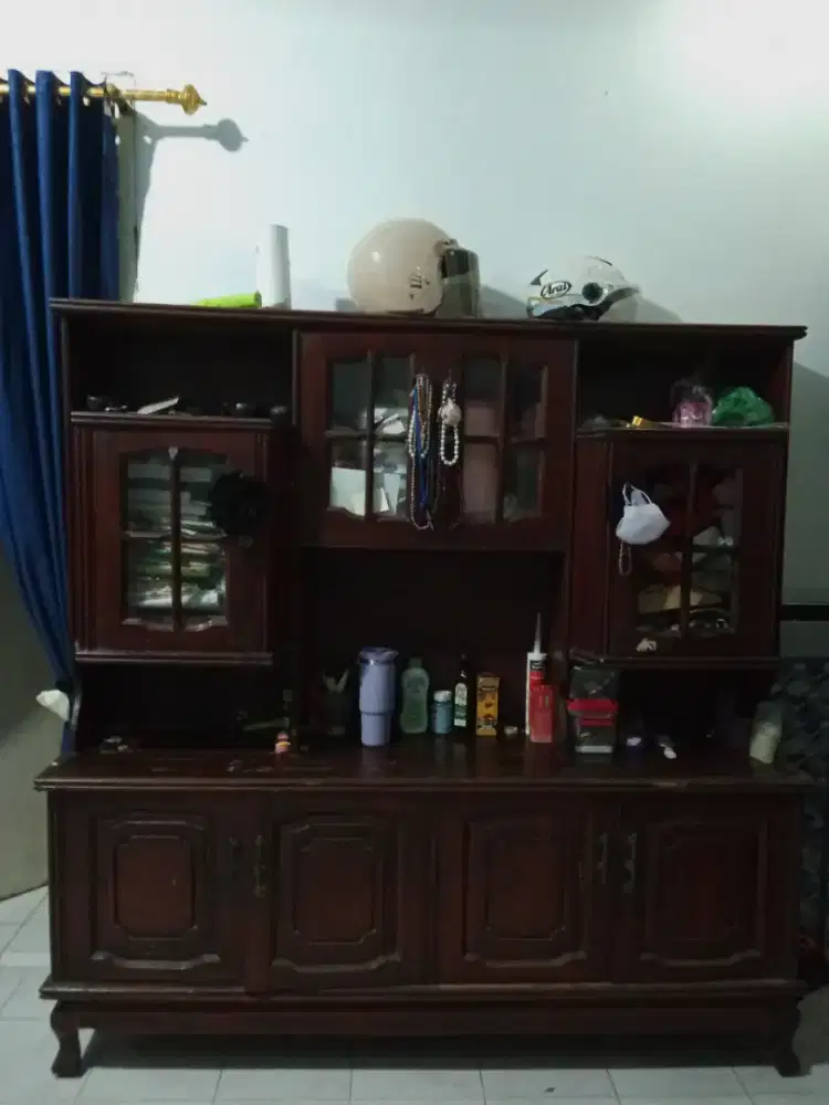 Lemari jati lama