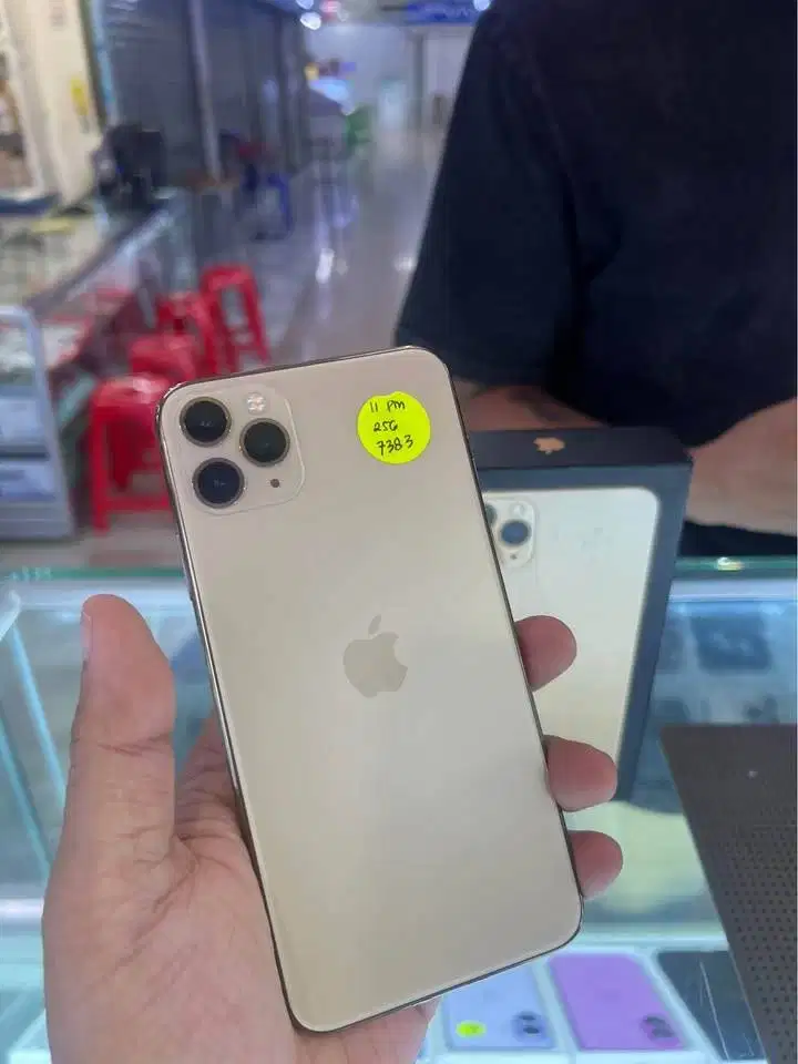 Iphone 11 Promax 256gb all operator (Gold) Jossjiss