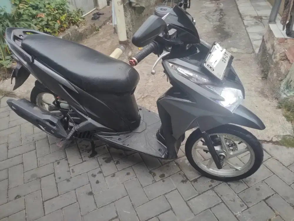 Dijual Vario 125 kzr 2012