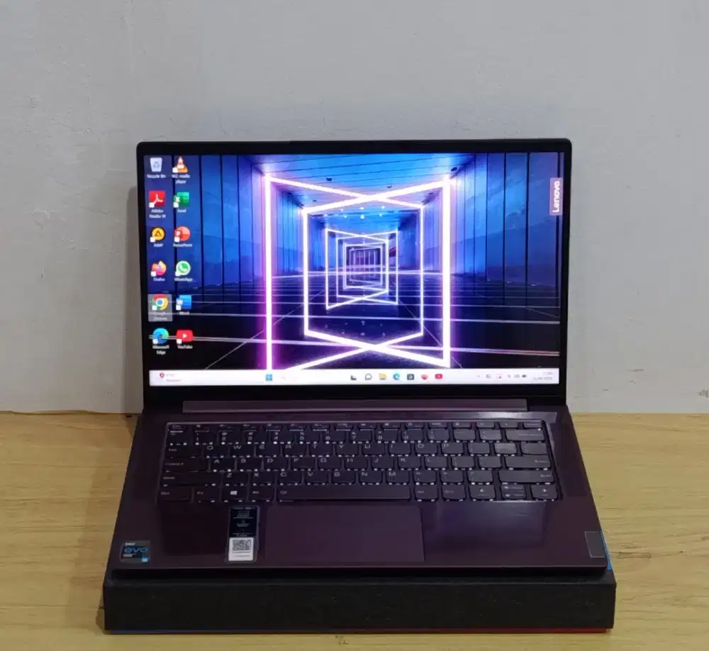 LENOVO Yoga Slim 7 prosesor Intel Core i5-1135G7/Ram 8GB/SSD 512GB