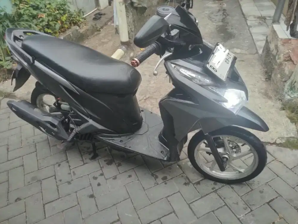 Dijual vario 2012 old