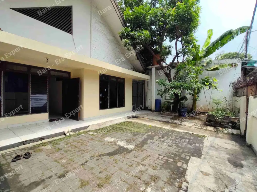 Jual rumah cepat!!! Harga di bawah NJOP. Di daerah Kramat, Senen, jakarta pusat. strategis dan cocok untuk usaha.