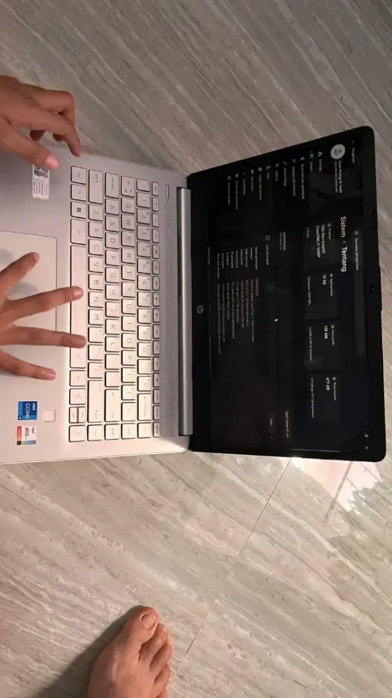 Laptop HP 14S Ram 16GB SSD 477GB intel core i7-1260P GPU Intel iris Xe