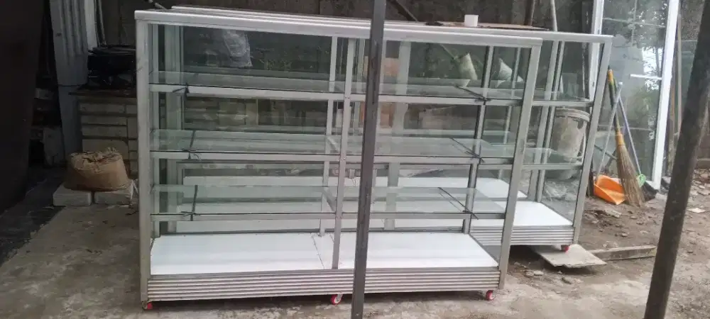 Etalase bekas UK 1.5 meter