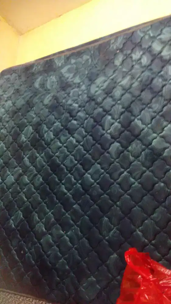 Di jual kasur royal foam 180 x 200 x 20 bekas 80%