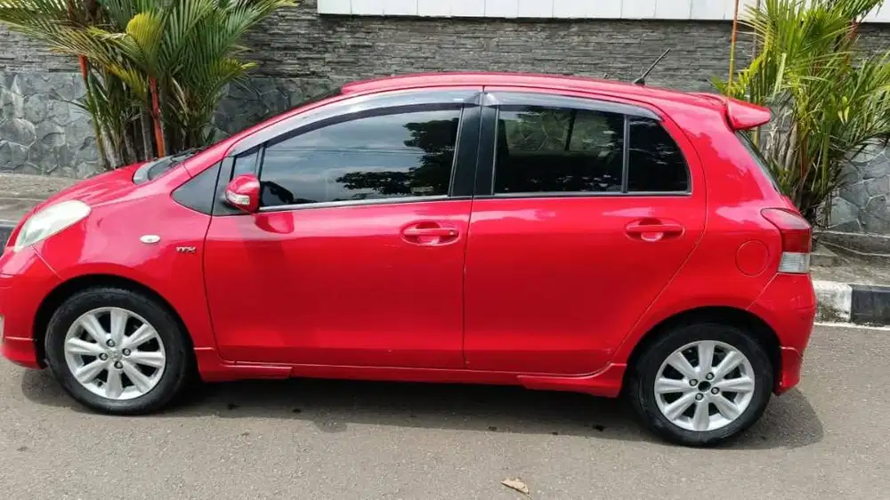 Yaris 1.5 E AT 2009 Bensin – AC Dingin, Siap Pakai, Plat F