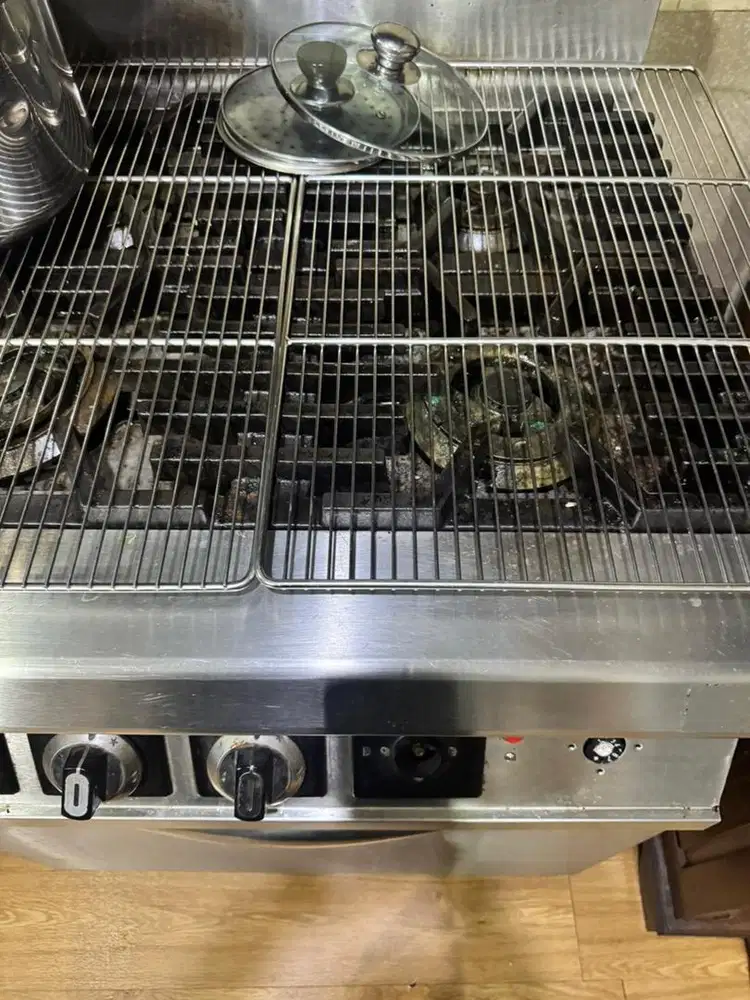 Komersial Free standing stove 4 burner oven bawah