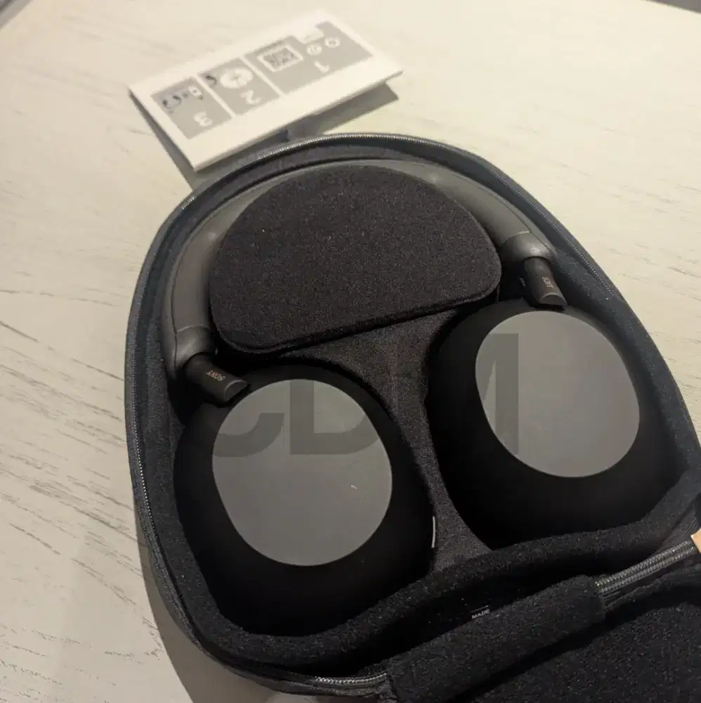 Sony WH-1000XM5 Black (Fullset)