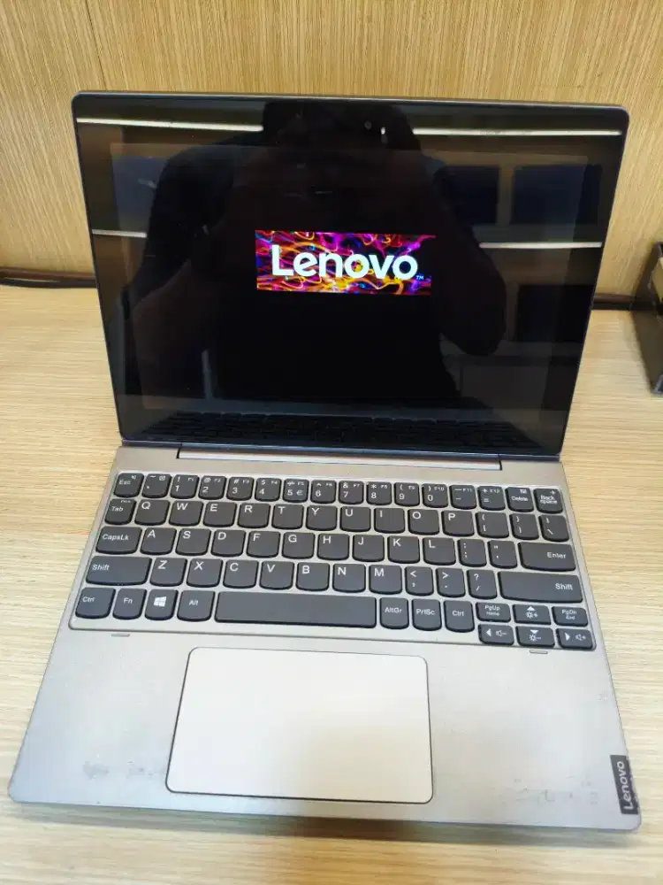Lenovo D330-10. 8/256