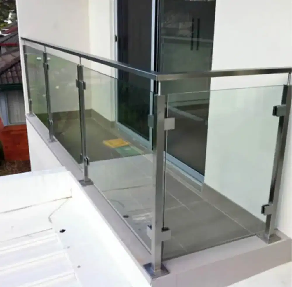 Reling tangga balkon stanlies kaca stell