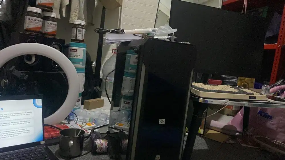 dijual pc udah ga kepake tinggal install ulang