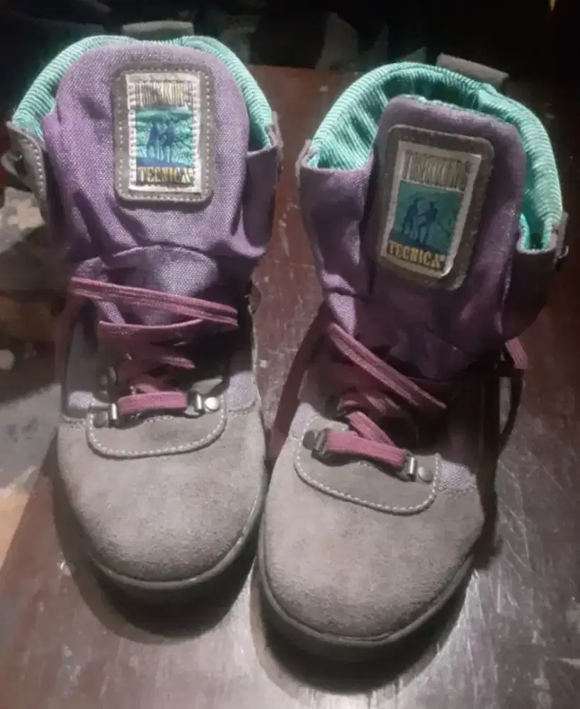sepatu trekking