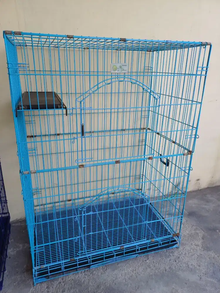 Kandang Octagon tingkat