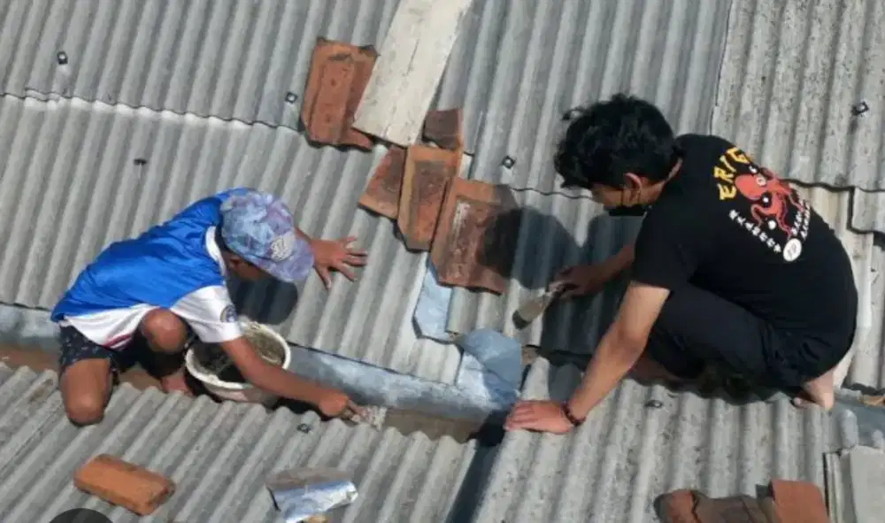 Layanan perbaikan atap bocor, dinding rembes,talang air,renovasi rumah