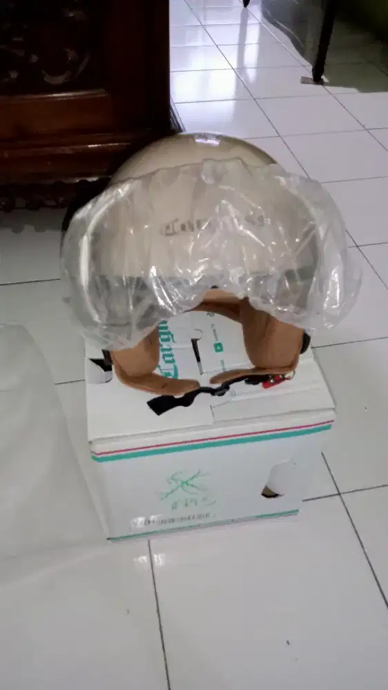 Helm Cargloss (Baru belum Pernah Dipakai)