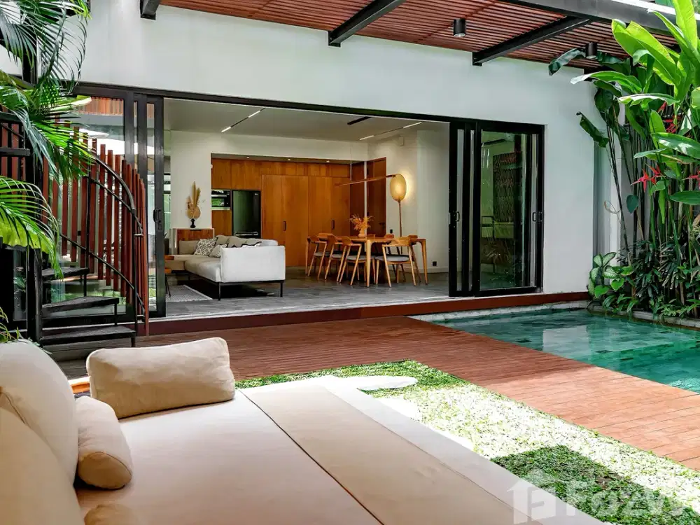 4 Bedroom Villa for sale in Batu Bolong, Bali