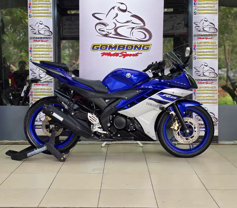 YAMAHA R15 V2 2016 . ISTIMEWA