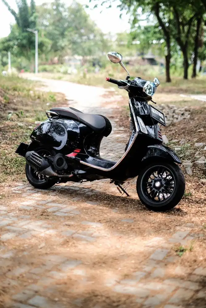 SPRINT 150 CARBON IGET ABS LIMITED EDITION