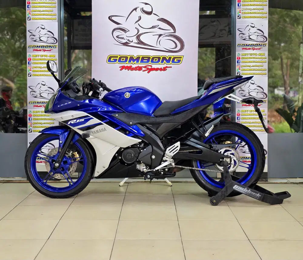 YAMAHA R15 V2 2016 . ISTIMEWA