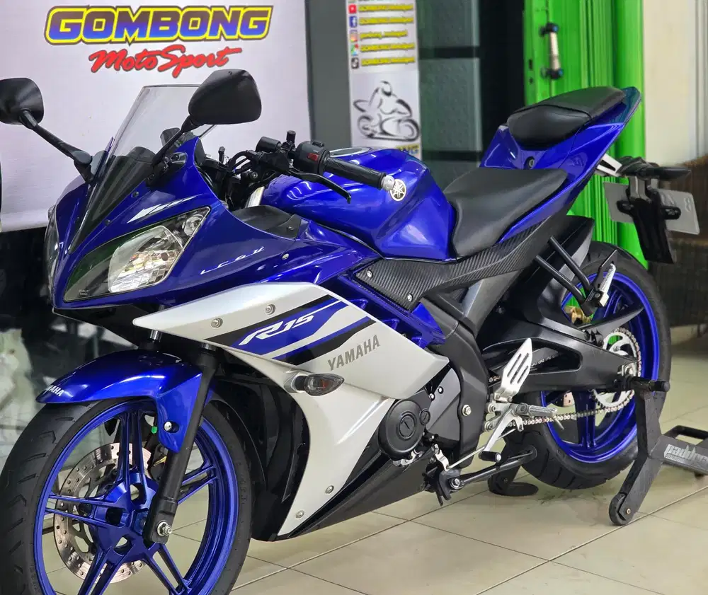 YAMAHA R15 V2 2016 . ISTIMEWA