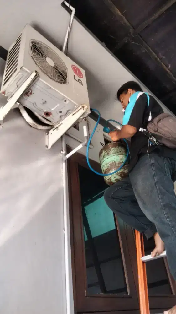 Jasa cek Bongkar pasang AC & water hiter Bergaransi