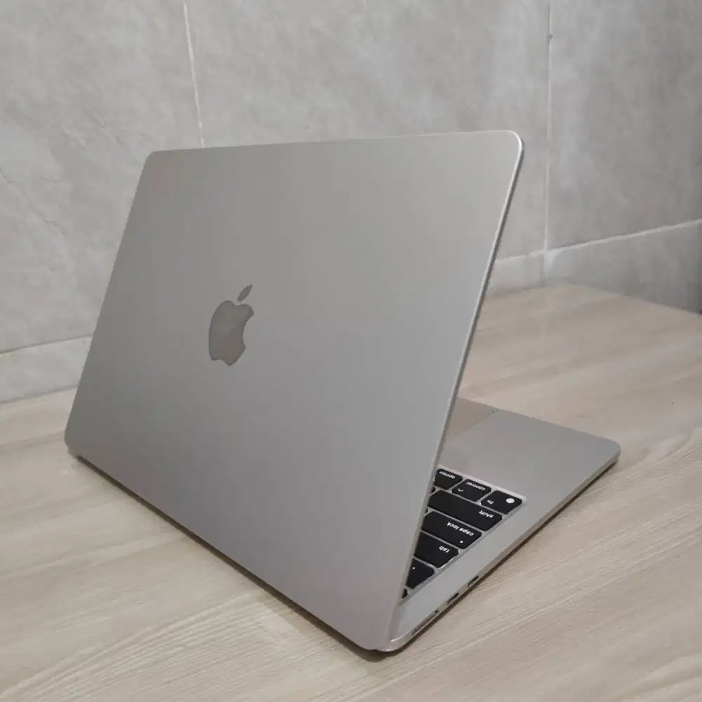 Apple Macbook Air M2 2022 Retina 8/256 SSD Grade A Silverlight Gold