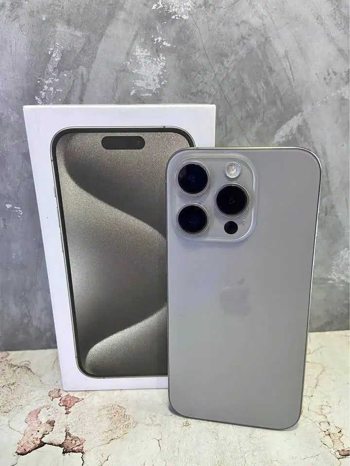 Second IPHONE 15 PRO 256gb Natural Titanium IBOX Welldutt