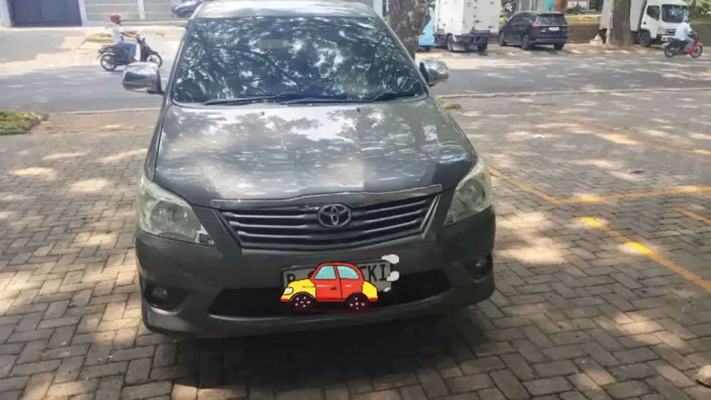 kijang inova tipe E 2012