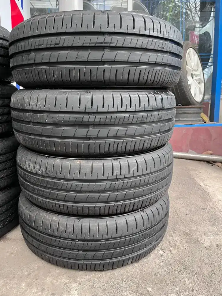 Dunlop 195/60 R15 tahun 2026 4pcs