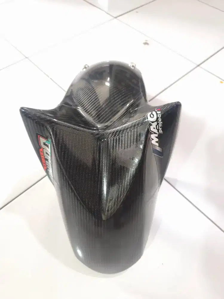 Spakbor depan nmax old ori sudah lengkap dengan tambahan spakbor
