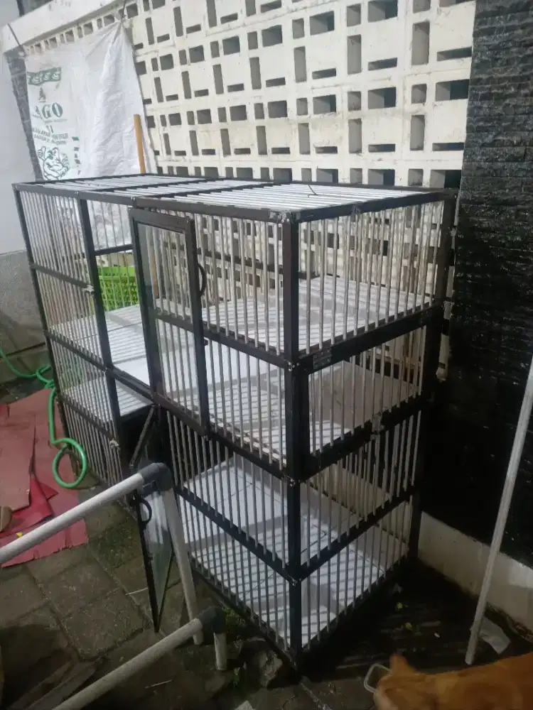 Kandang  Aluminium kandang kucing bekas masih bagus