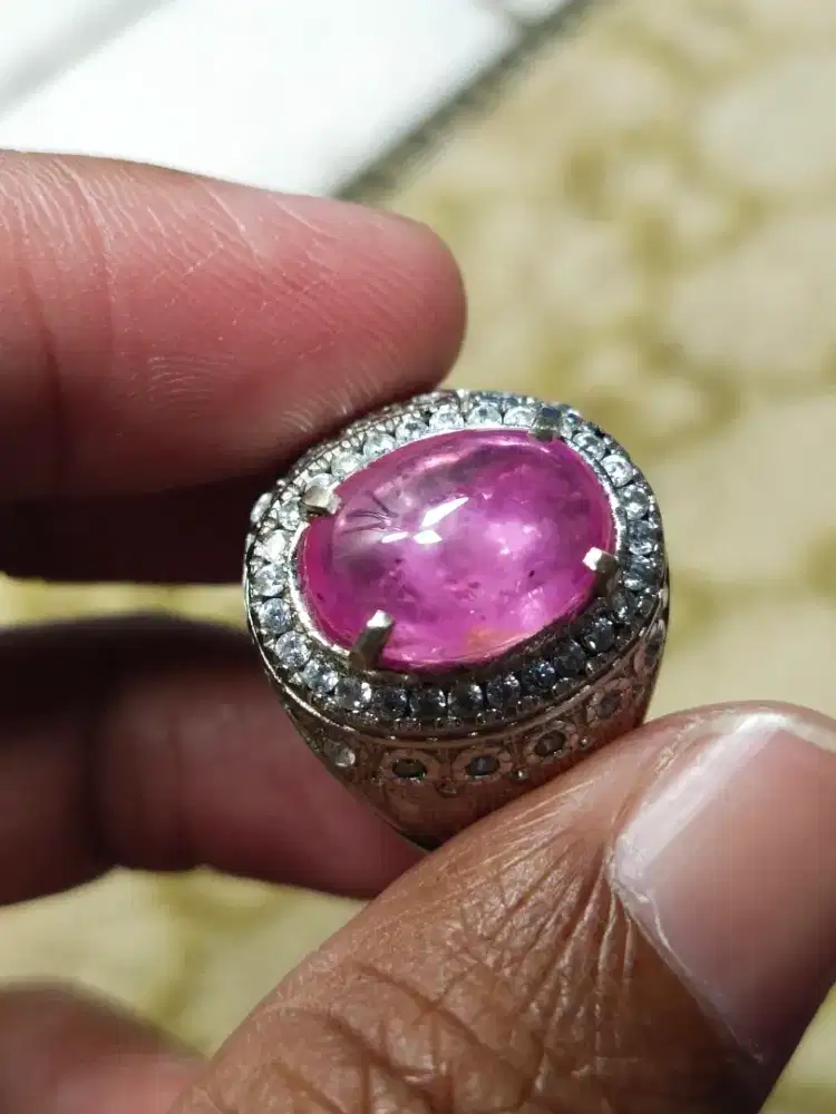 cincin Merah ruby