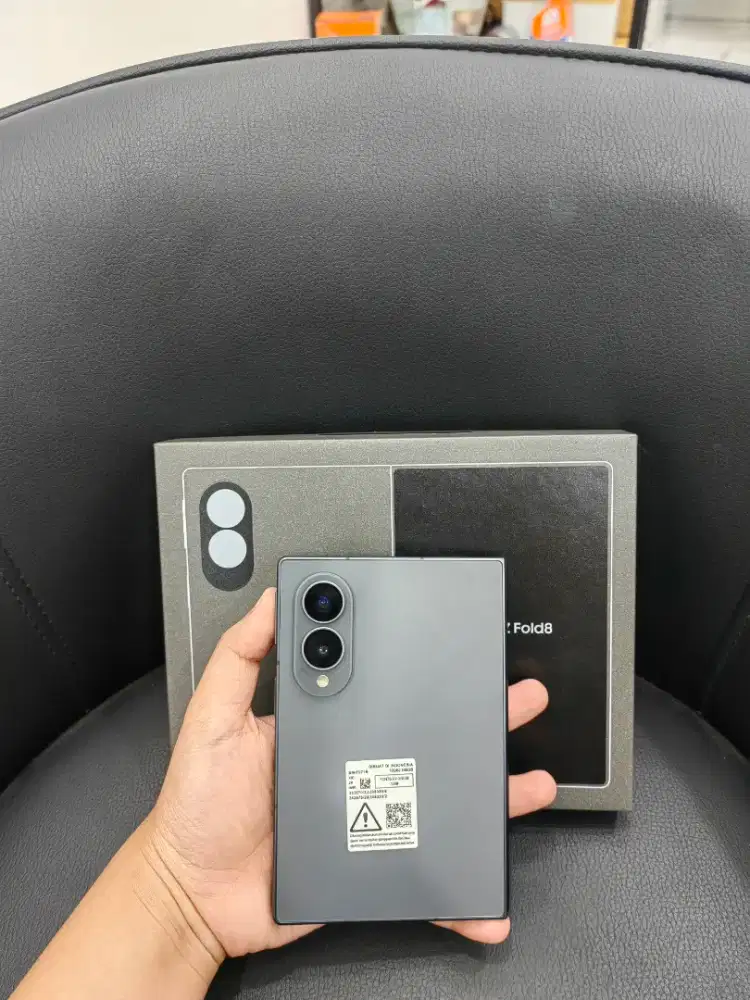 Samsung Z Fold 8 12/256 Fulset ori likenew 1 minggu pakai resmi sein