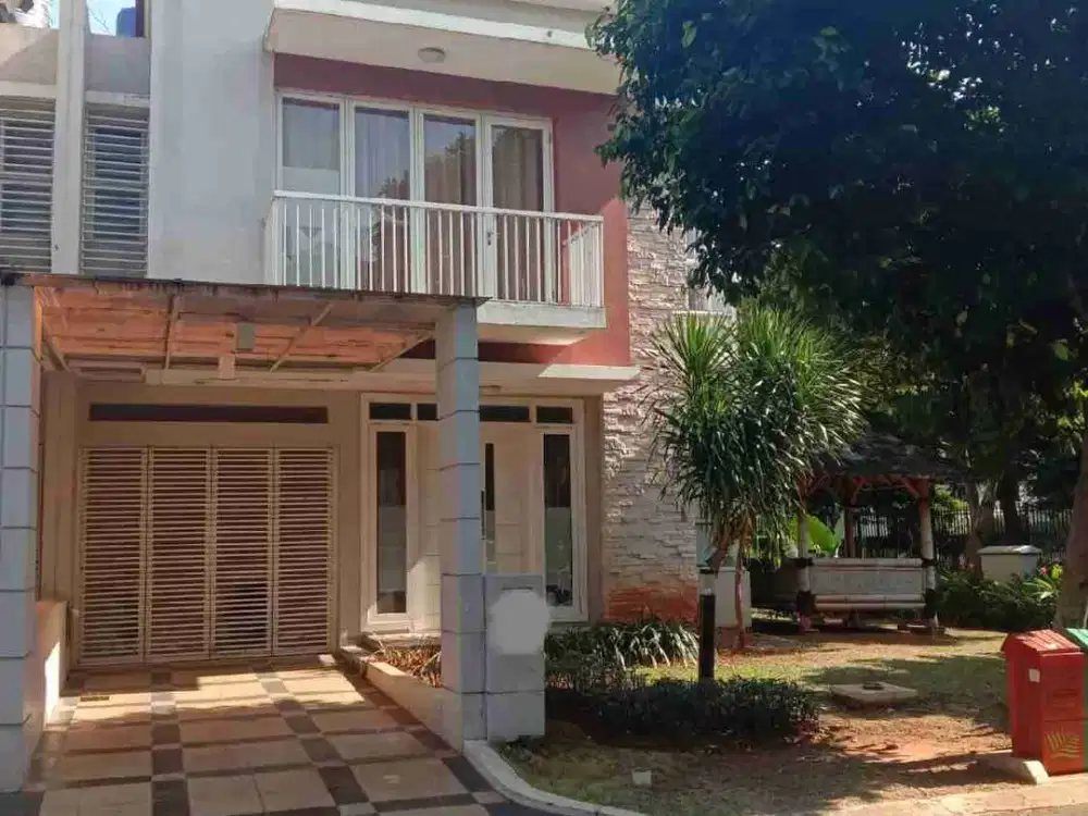 DIJUAL RUMAH HOEK SUMMARECON BEKASI LUAS TANAH 223 M²