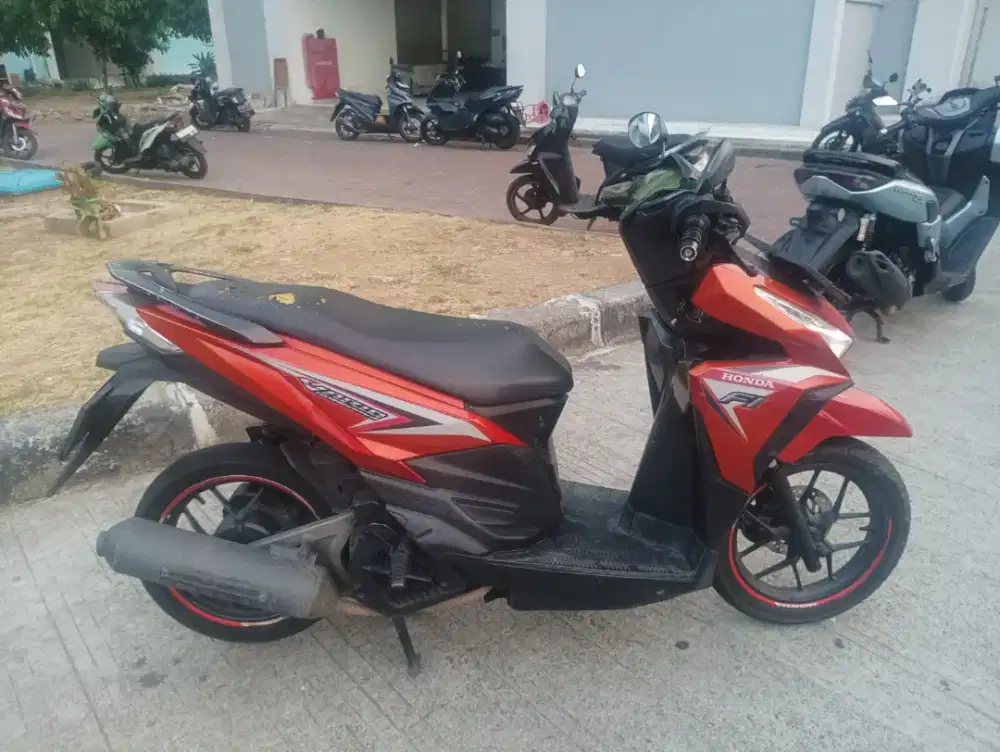 JUAL CEPAT VARIO LED OLD 125 ISS THN 2015