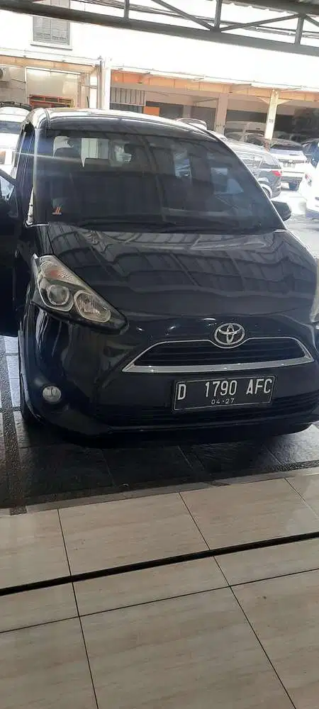 Toyota Sienta V at 2016 Bensin
