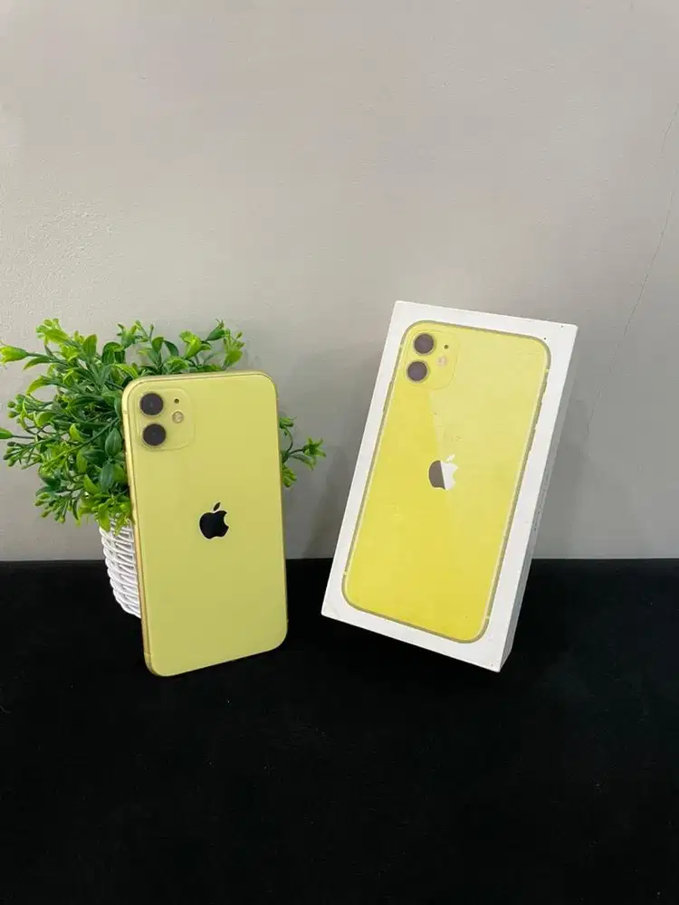 IPhone 11 64GB Yellow lengkap Fullset BH 100% Sinyal 3 & Indosat Only