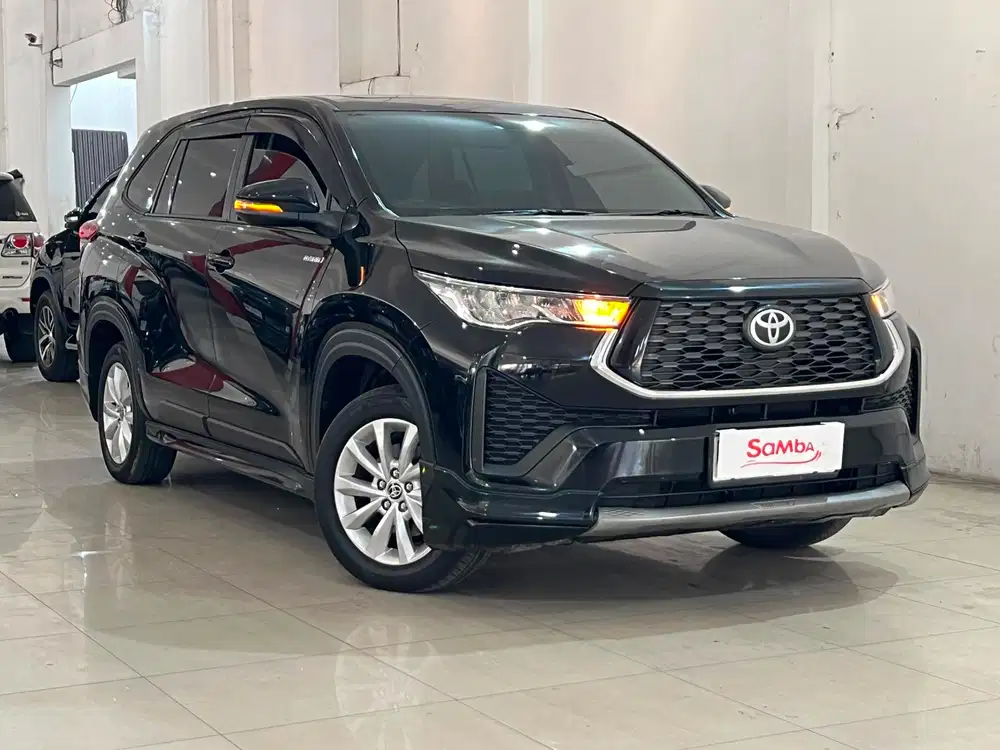 Innova Zenix V hybrid modelista 2024 Low KM
