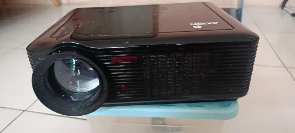 Di jual proyektor rusak