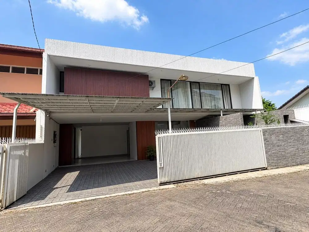 RUMAH JALAN SINABUNG GAJAHMUNGKUR DEKAT AKPOL JATINGALEH
