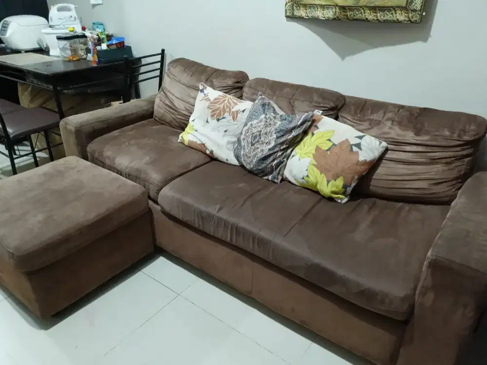 Sofa ruang tamu 3 + 1 seater