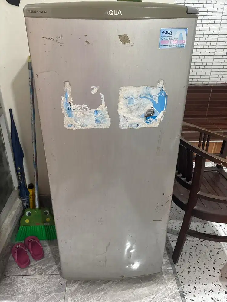 kulkas freezer merk aqua