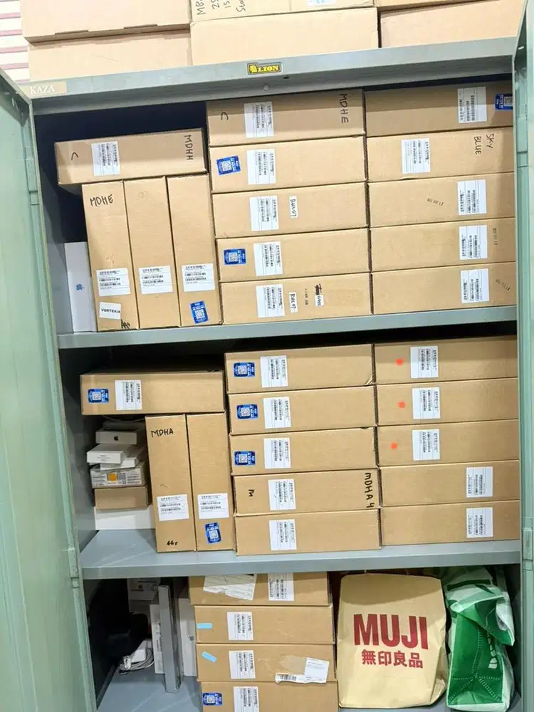 Macbook Air M5 13inch 16/52gb new Resmi iBox BNIB Segel pabrik fres