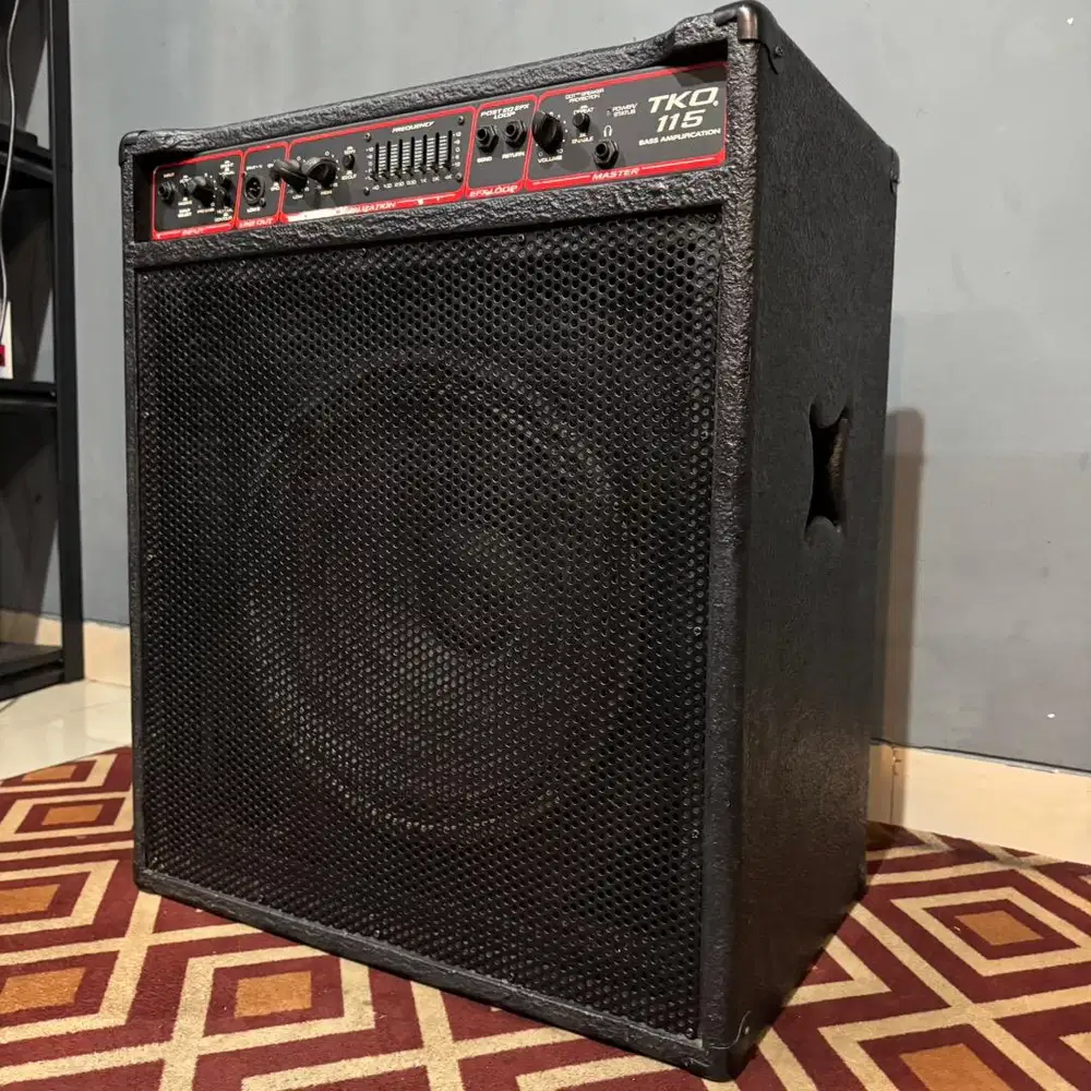 Peavey TKO 115 - USA Bass Amp