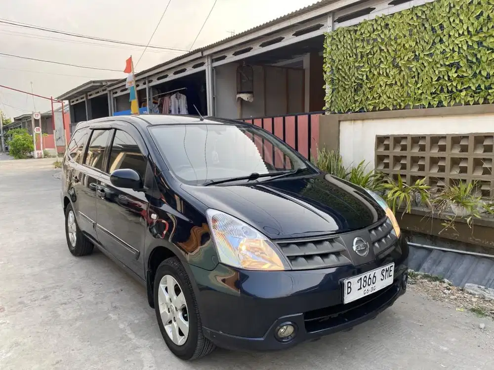 GRAND LIVINA XV 2010 MATIc