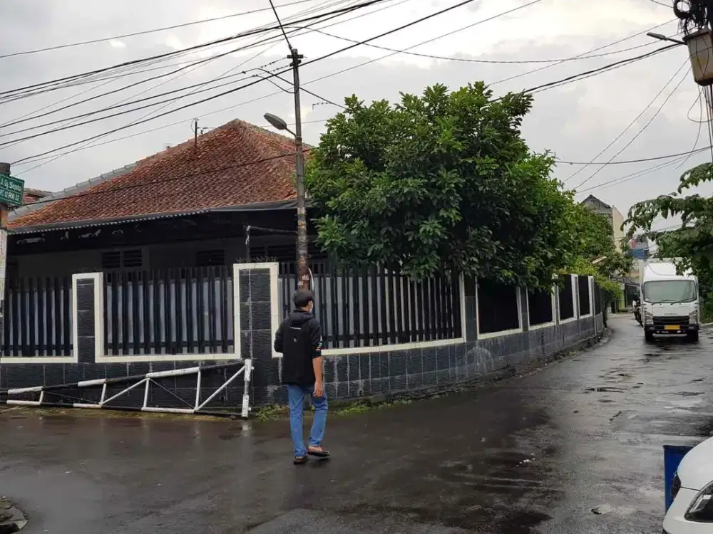 Rumah Hook Di Pabaton Bogor Dekat Regina Pacis Dekat Kebun Raya Dekat Pasar Anyar