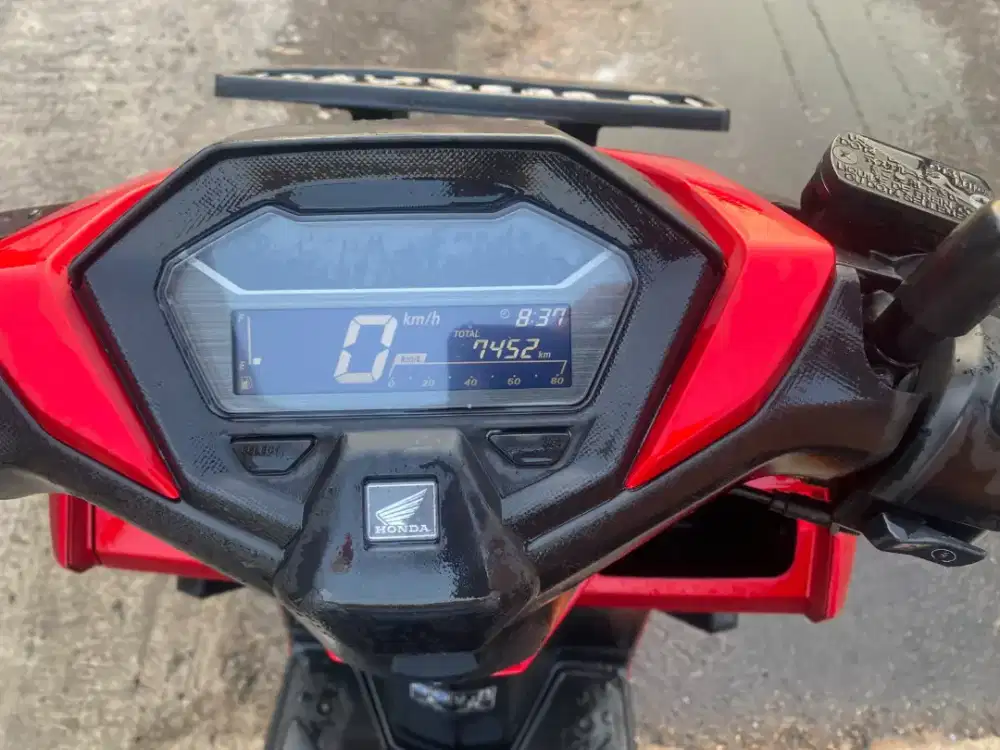 Honda Vario 160 km masih 7000